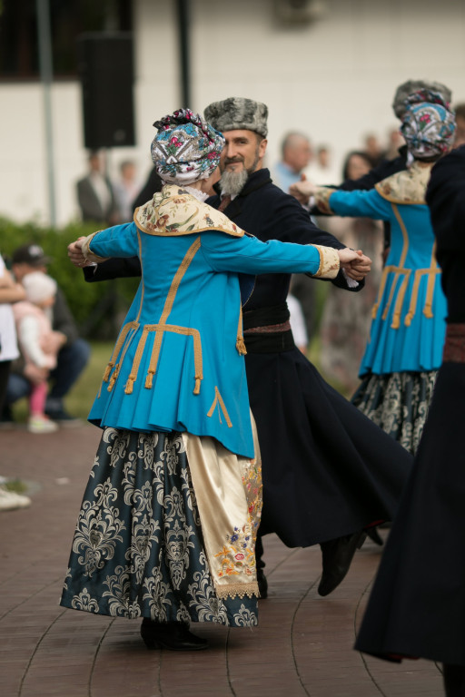Polonez w wykonaniu Grupy Folklorystycznej 