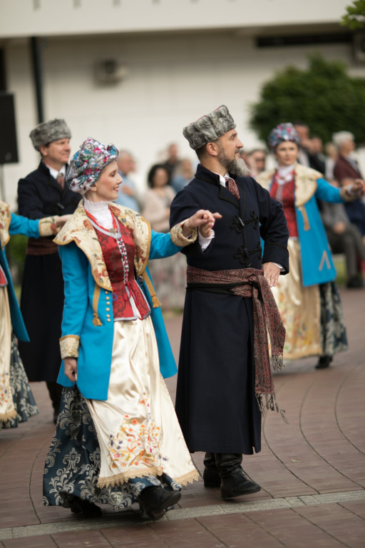 Polonez w wykonaniu Grupy Folklorystycznej 