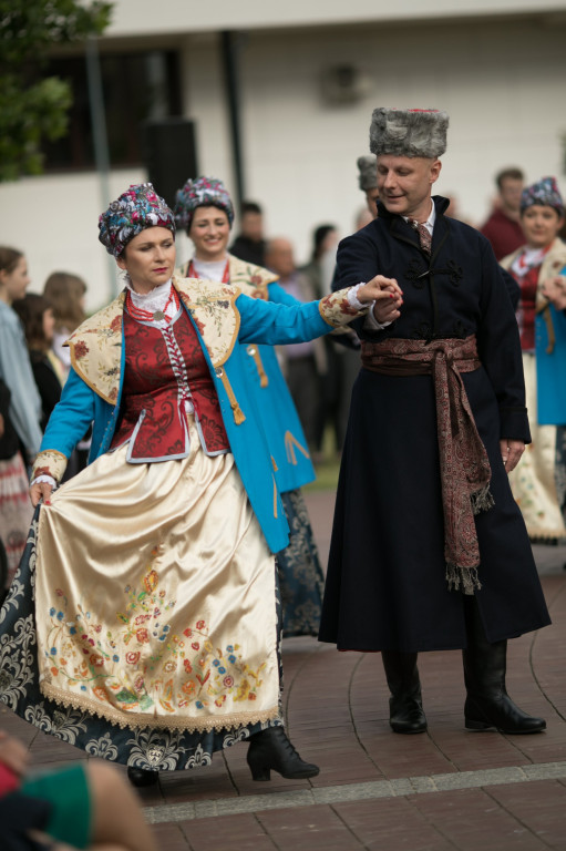 Polonez w wykonaniu Grupy Folklorystycznej 