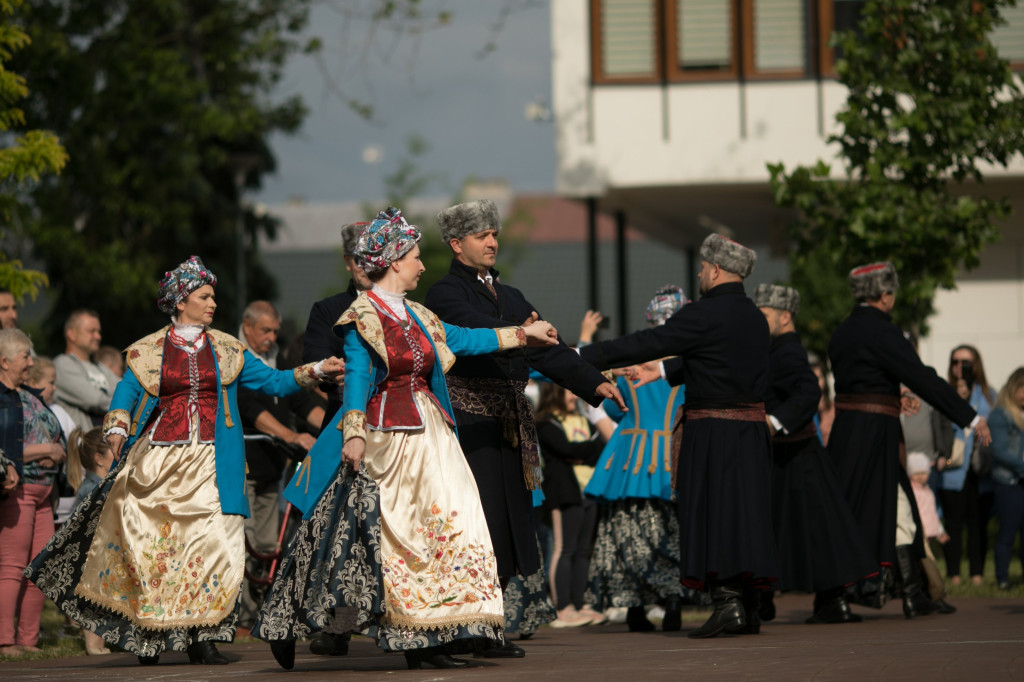 Polonez w wykonaniu Grupy Folklorystycznej 