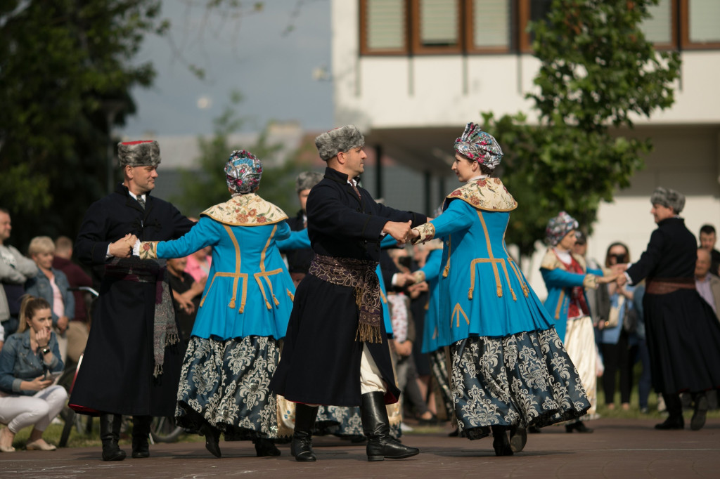 Polonez w wykonaniu Grupy Folklorystycznej 