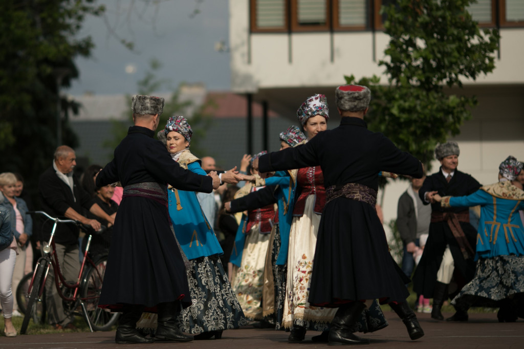 Polonez w wykonaniu Grupy Folklorystycznej 