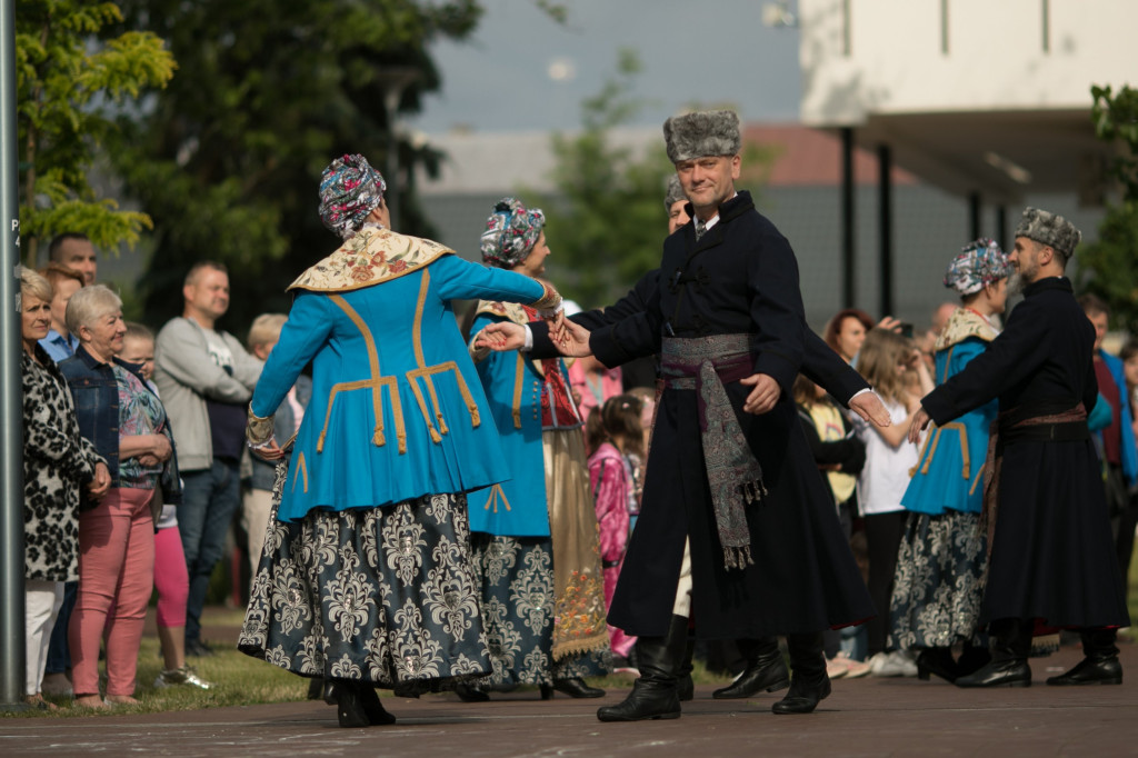 Polonez w wykonaniu Grupy Folklorystycznej 