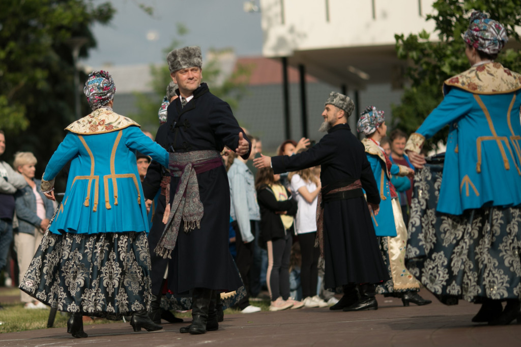 Polonez w wykonaniu Grupy Folklorystycznej 