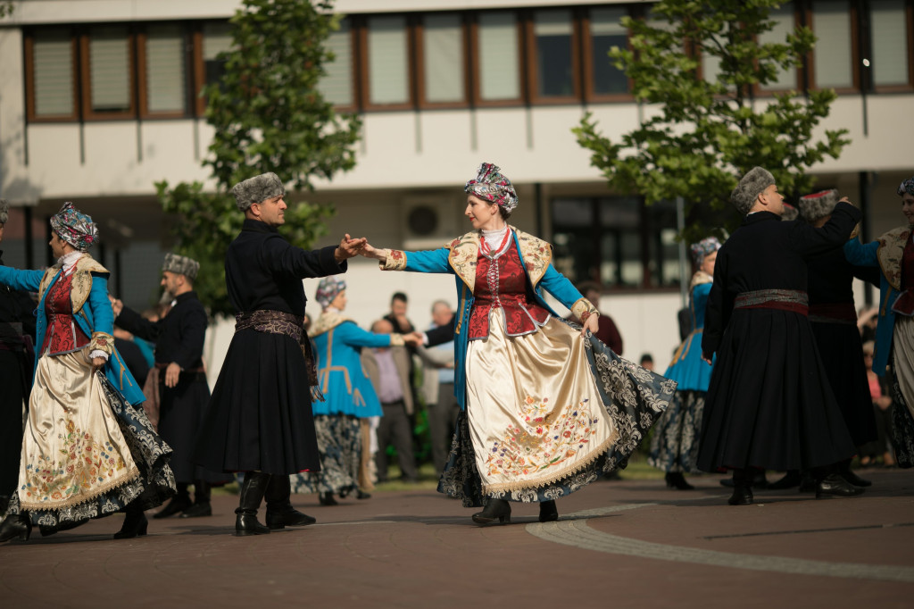 Polonez w wykonaniu Grupy Folklorystycznej 