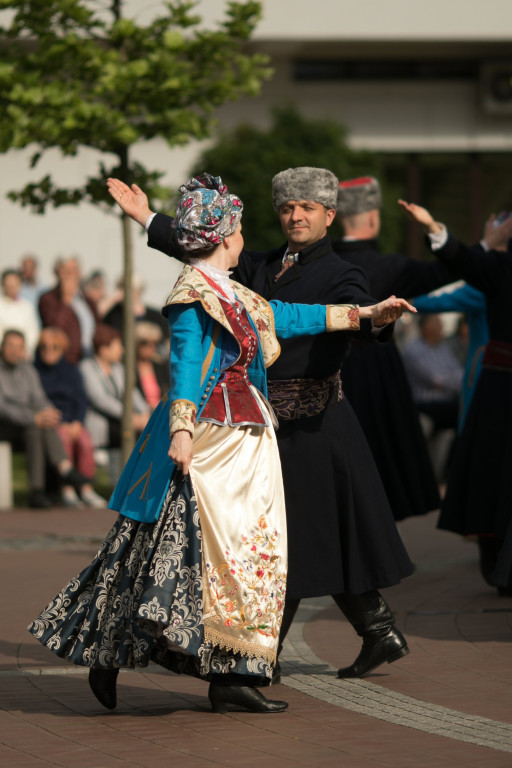 Polonez w wykonaniu Grupy Folklorystycznej 