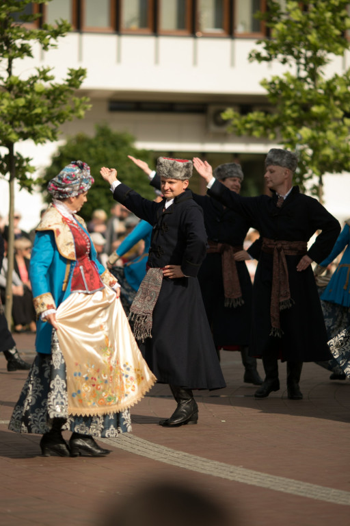 Polonez w wykonaniu Grupy Folklorystycznej 