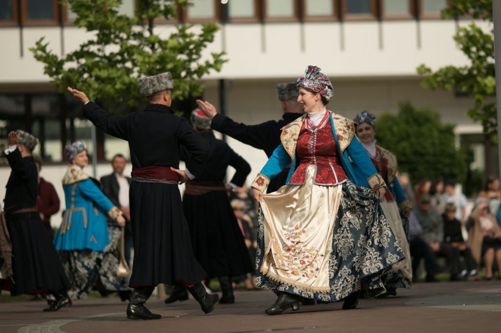 Polonez w wykonaniu Grupy Folklorystycznej 