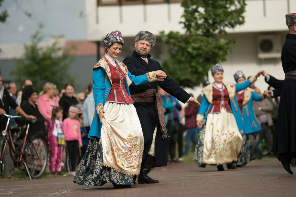Polonez w wykonaniu Grupy Folklorystycznej 