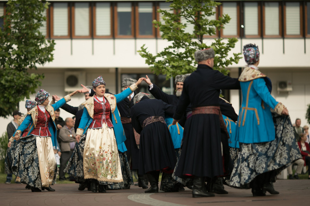 Polonez w wykonaniu Grupy Folklorystycznej 
