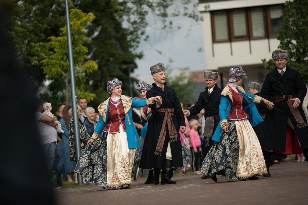 Polonez w wykonaniu Grupy Folklorystycznej 