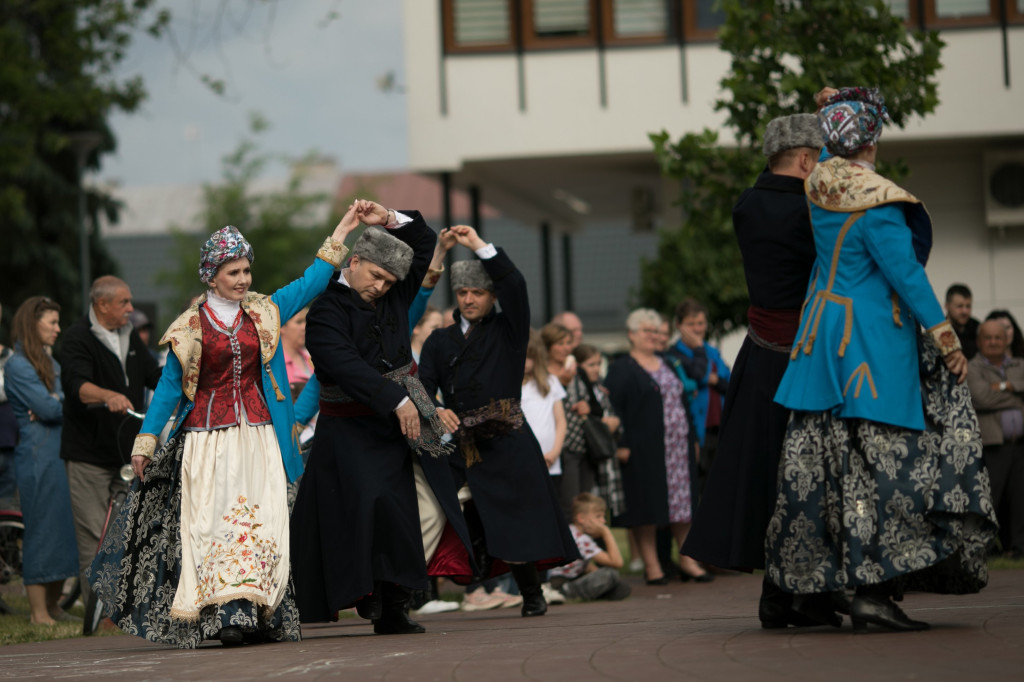 Polonez w wykonaniu Grupy Folklorystycznej 