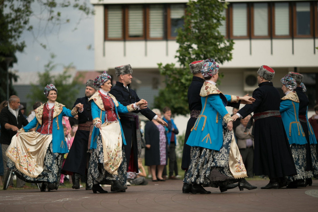 Polonez w wykonaniu Grupy Folklorystycznej 