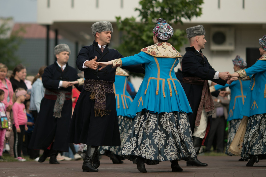 Polonez w wykonaniu Grupy Folklorystycznej 