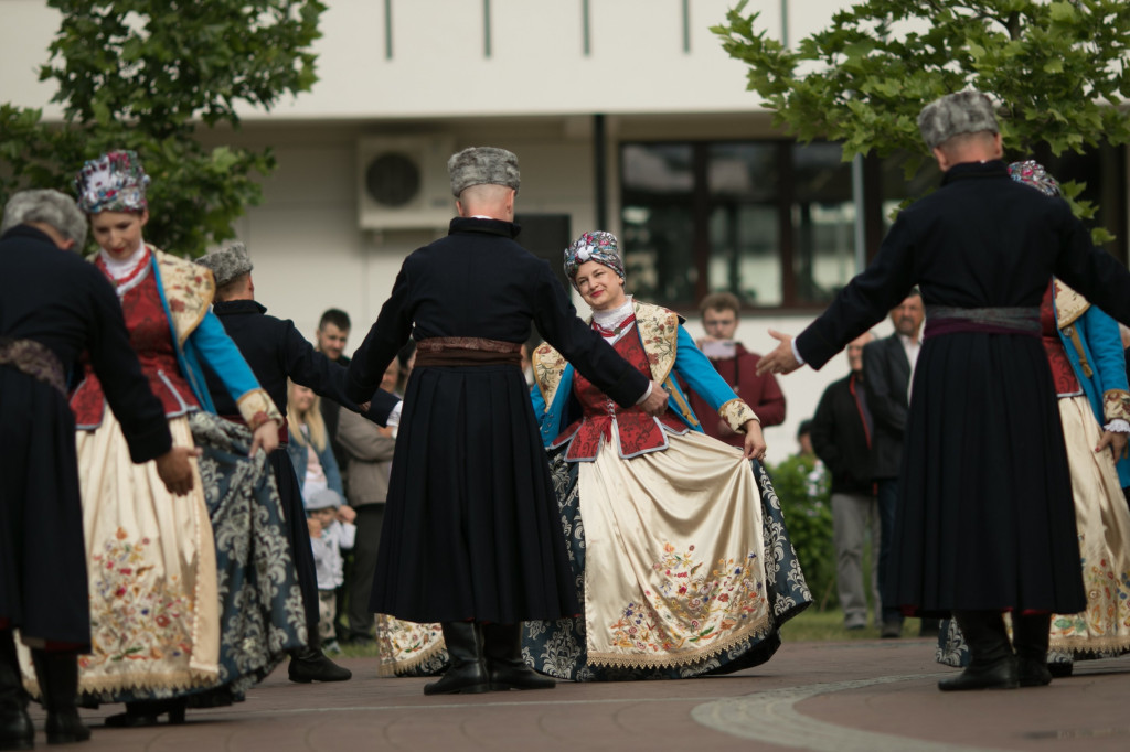 Polonez w wykonaniu Grupy Folklorystycznej 