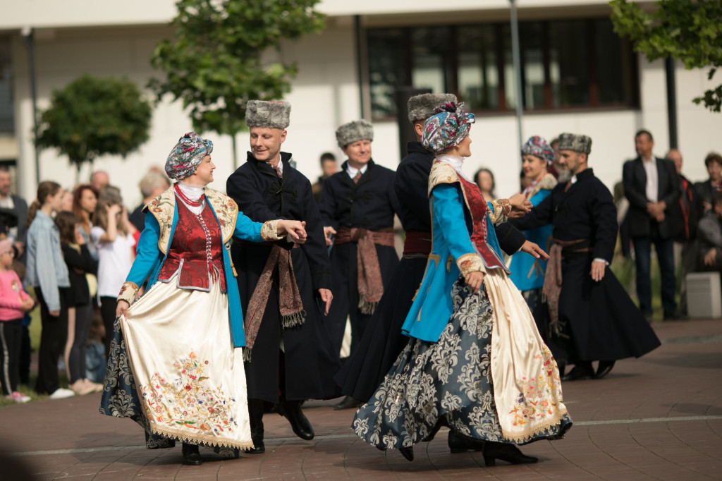 Polonez w wykonaniu Grupy Folklorystycznej 