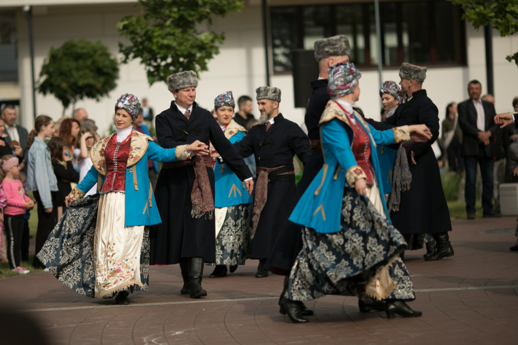Polonez w wykonaniu Grupy Folklorystycznej 
