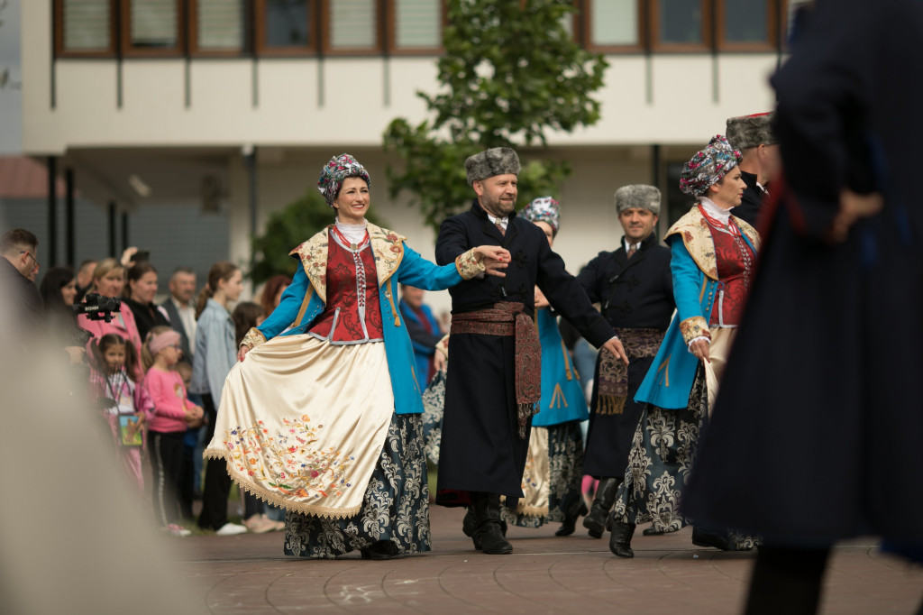 Polonez w wykonaniu Grupy Folklorystycznej 