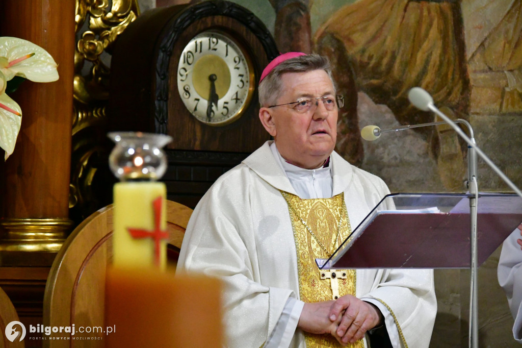 Biłgoraj. Bierzmowanie młodzieży w kościele św. Jerzego