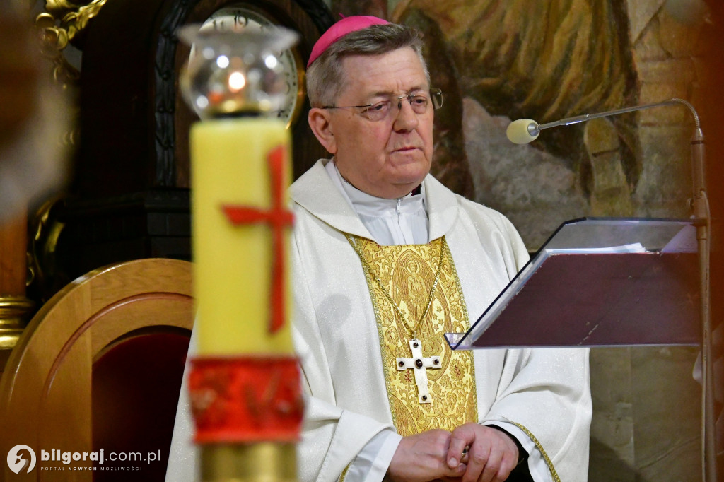 Biłgoraj. Bierzmowanie młodzieży w kościele św. Jerzego