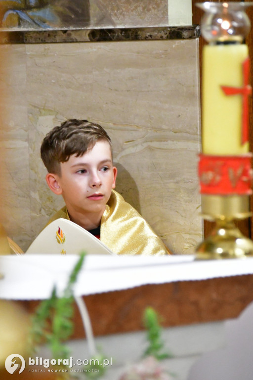 Biłgoraj. Bierzmowanie młodzieży w kościele św. Jerzego