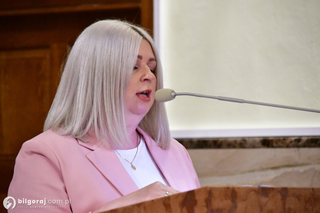 Biłgoraj. Bierzmowanie młodzieży w kościele św. Jerzego