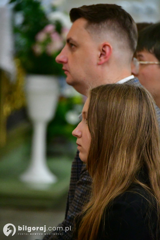 Biłgoraj. Bierzmowanie młodzieży w kościele św. Jerzego