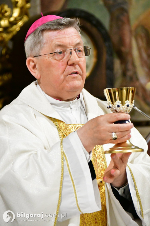 Biłgoraj. Bierzmowanie młodzieży w kościele św. Jerzego