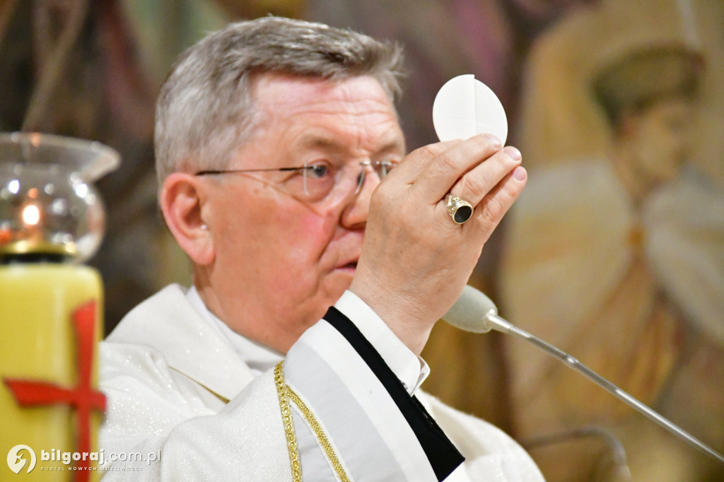 Biłgoraj. Bierzmowanie młodzieży w kościele św. Jerzego