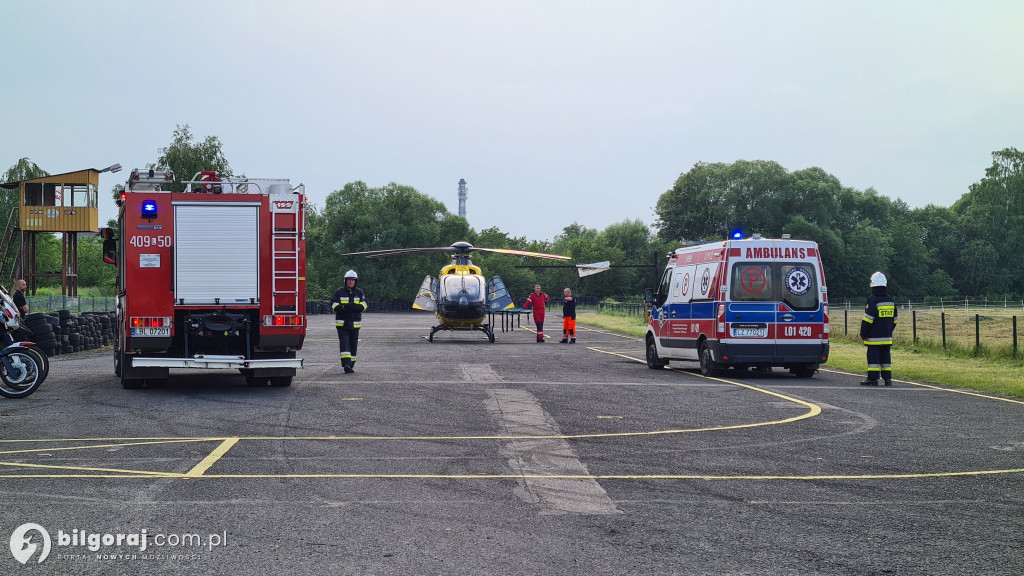 Śmiertleny wypadek. Auto wypadło z drogi i dachowało. Interweniowało pogotowie lotnicze