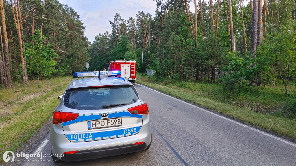 Śmiertleny wypadek. Auto wypadło z drogi i dachowało. Interweniowało pogotowie lotnicze