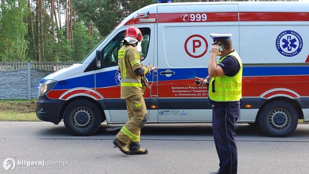 Śmiertleny wypadek. Auto wypadło z drogi i dachowało. Interweniowało pogotowie lotnicze