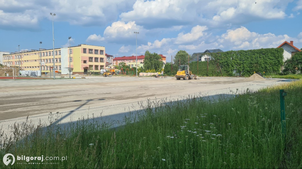 Przy Trójce w Biłgoraju powstaje boisko
