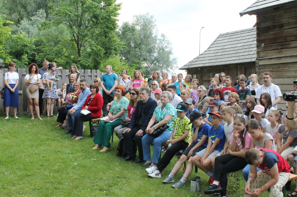 Polskie stroje ludowe w Zespole Młyńskim w Biłgoraju