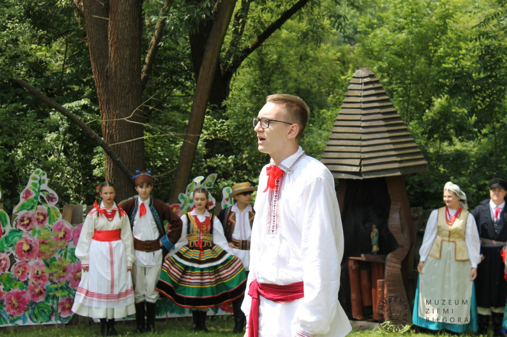 Polskie stroje ludowe w Zespole Młyńskim w Biłgoraju