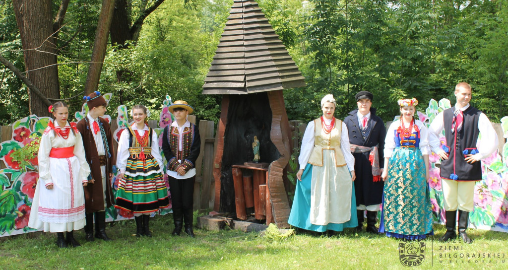 Polskie stroje ludowe w Zespole Młyńskim w Biłgoraju