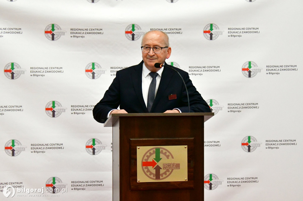 Biłgoraj. Wojewódzkie obchody zakończenie roku szkolnego 2022/2023, z udziałem Lubelskiego Kuratora Oświaty Teresy Misiuk