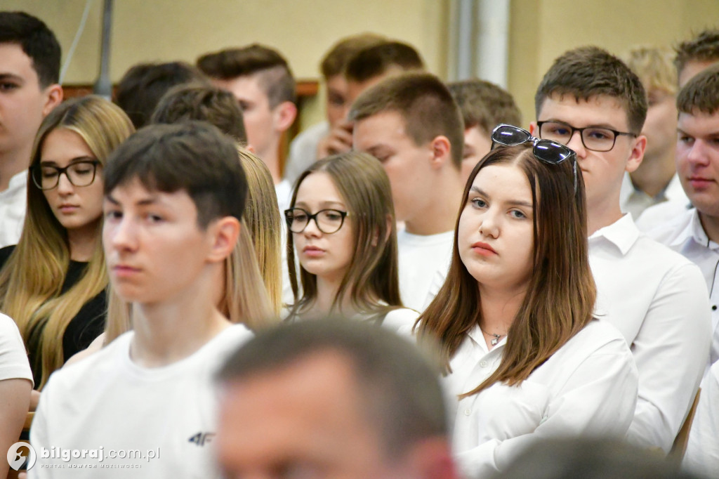 Biłgoraj. Wojewódzkie obchody zakończenie roku szkolnego 2022/2023, z udziałem Lubelskiego Kuratora Oświaty Teresy Misiuk