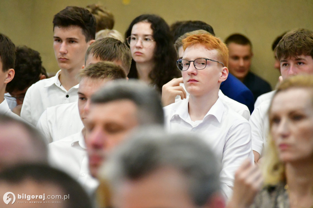Biłgoraj. Wojewódzkie obchody zakończenie roku szkolnego 2022/2023, z udziałem Lubelskiego Kuratora Oświaty Teresy Misiuk