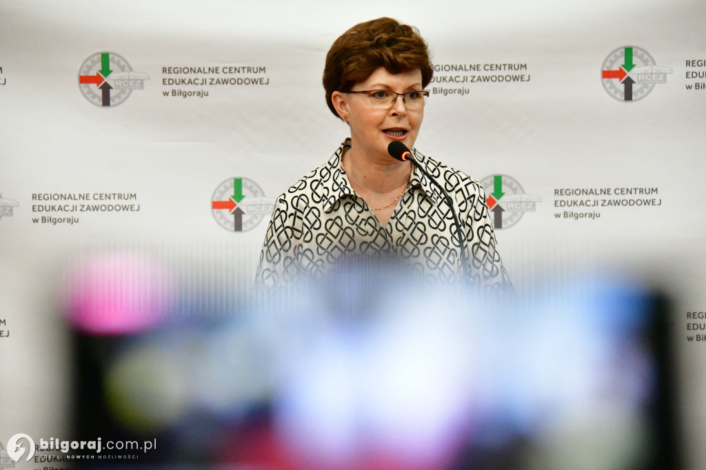 Biłgoraj. Wojewódzkie obchody zakończenie roku szkolnego 2022/2023, z udziałem Lubelskiego Kuratora Oświaty Teresy Misiuk