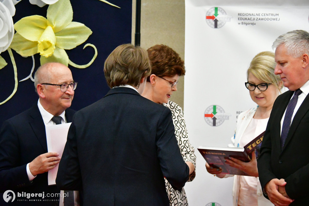 Biłgoraj. Wojewódzkie obchody zakończenie roku szkolnego 2022/2023, z udziałem Lubelskiego Kuratora Oświaty Teresy Misiuk