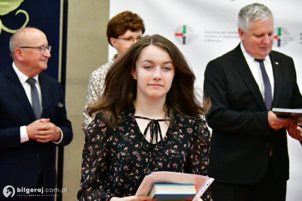 Biłgoraj. Wojewódzkie obchody zakończenie roku szkolnego 2022/2023, z udziałem Lubelskiego Kuratora Oświaty Teresy Misiuk