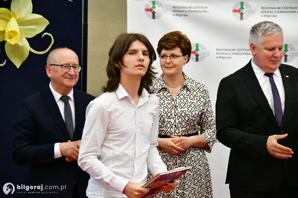 Biłgoraj. Wojewódzkie obchody zakończenie roku szkolnego 2022/2023, z udziałem Lubelskiego Kuratora Oświaty Teresy Misiuk