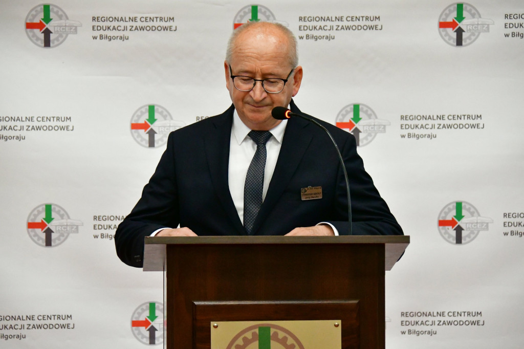 Po 40 latach pracy przeszedł na emeryturę. Pożegnano dziś dyrektora biłgorajskiego Elektryka