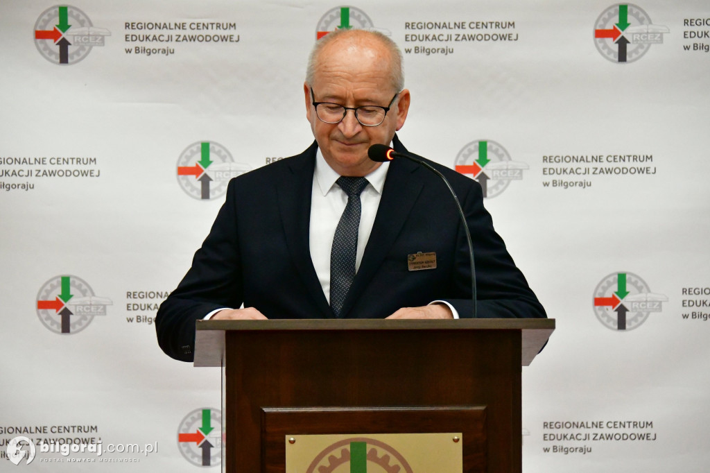 Po 40 latach pracy przeszedł na emeryturę. Pożegnano dziś dyrektora biłgorajskiego Elektryka