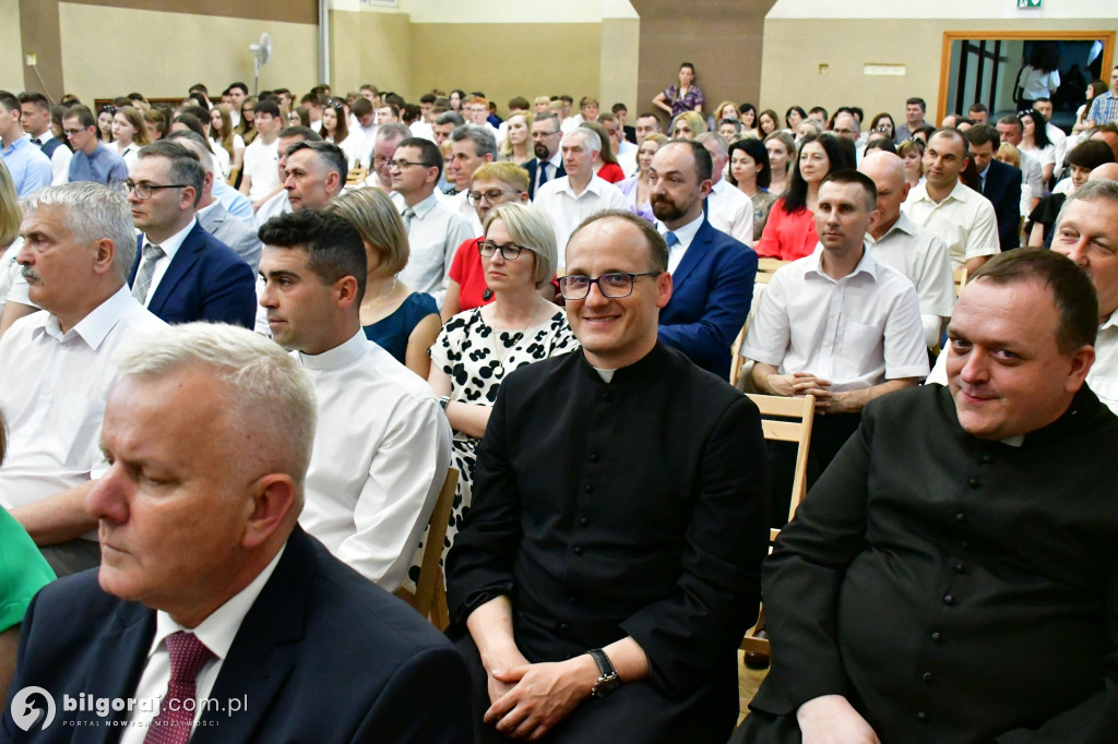 Po 40 latach pracy przeszedł na emeryturę. Pożegnano dziś dyrektora biłgorajskiego Elektryka
