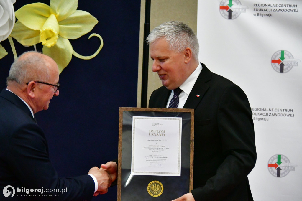 Po 40 latach pracy przeszedł na emeryturę. Pożegnano dziś dyrektora biłgorajskiego Elektryka