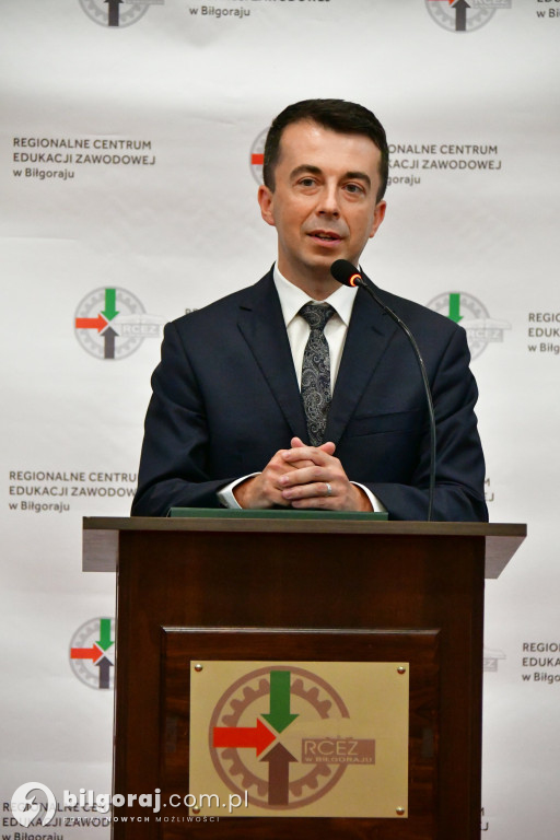 Po 40 latach pracy przeszedł na emeryturę. Pożegnano dziś dyrektora biłgorajskiego Elektryka