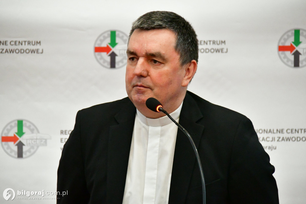 Po 40 latach pracy przeszedł na emeryturę. Pożegnano dziś dyrektora biłgorajskiego Elektryka