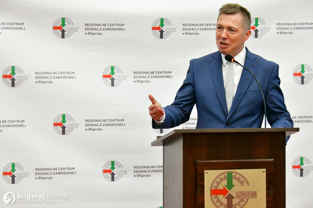 Po 40 latach pracy przeszedł na emeryturę. Pożegnano dziś dyrektora biłgorajskiego Elektryka